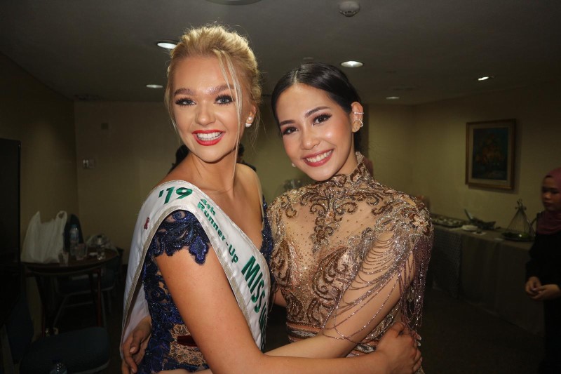 Miss International UK, Harriotte Lane, attended the Puteri Indonesia final!