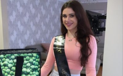 Miss Solihull International, Jessica, made a donation to her local foodbank!